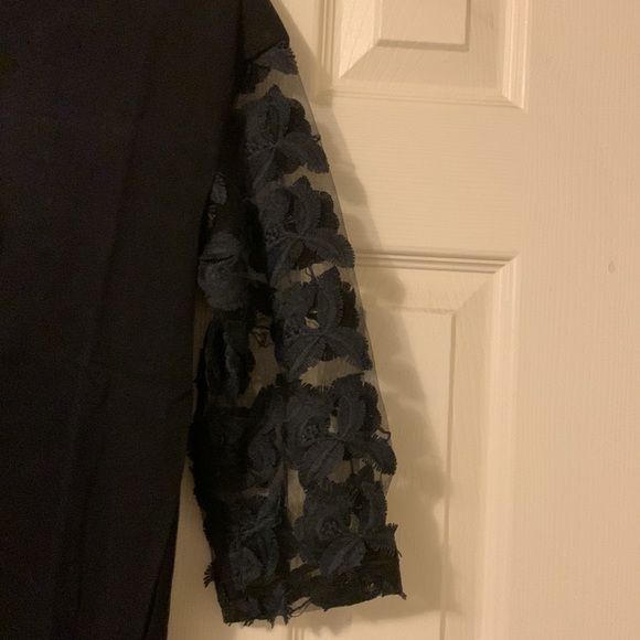 Black Mesh floral appliqué sleeve -Long sleeved crew neck Tshirt- Size M-NWT - Picture 3 of 6